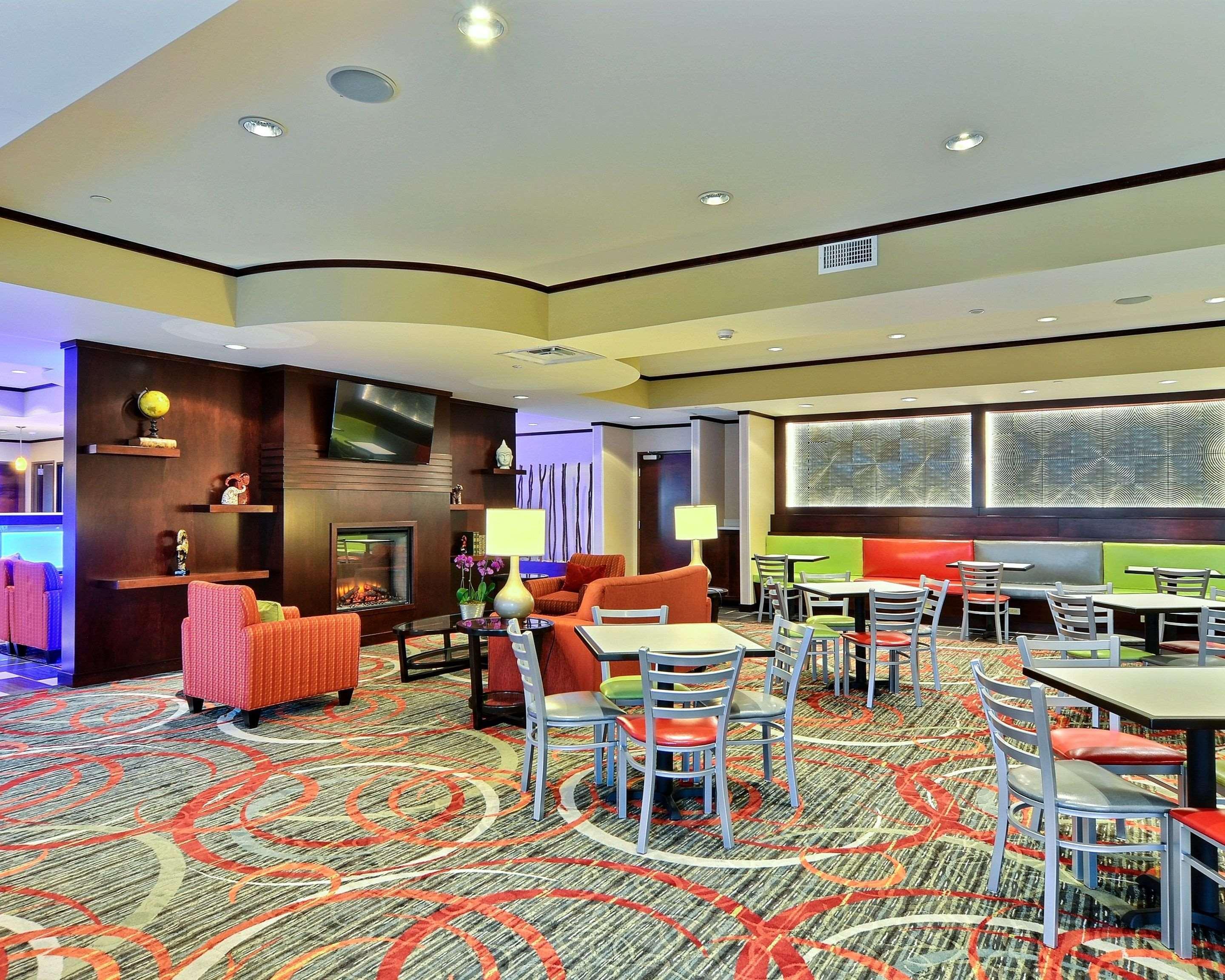 Comfort Suites Uniontown Exterior foto
